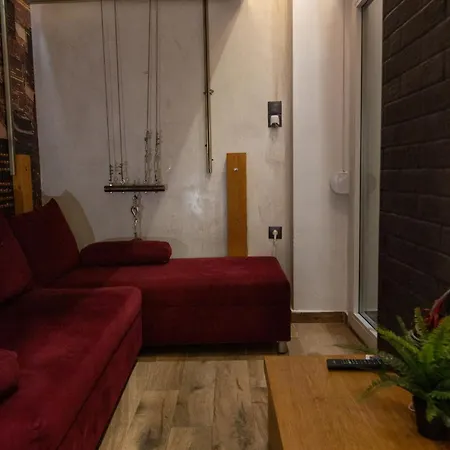 Modern Design Close To Center * Selanik