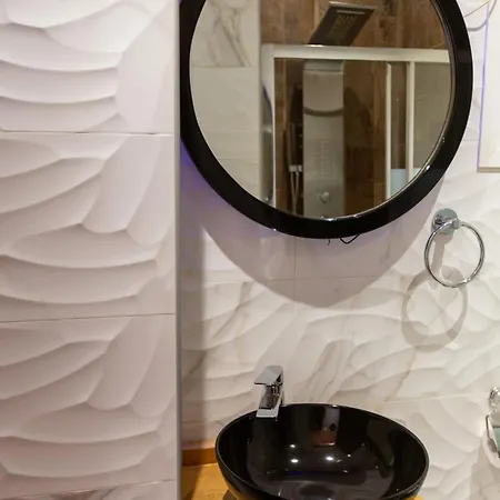 Modern Design Close To Center Apartment Thessaloniki