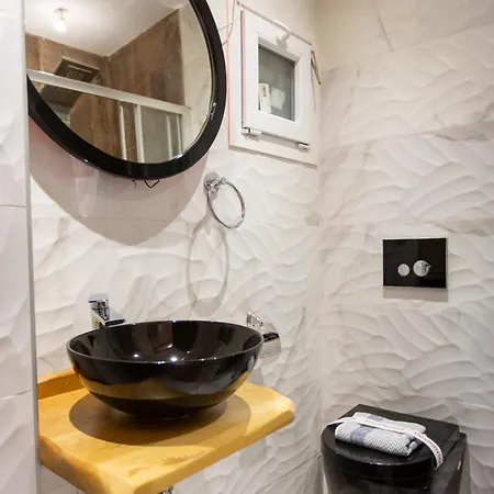Modern Design Close To Center Thessaloniki